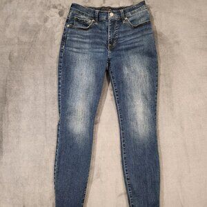 Women's mid-rise skinny regular blue jeans
